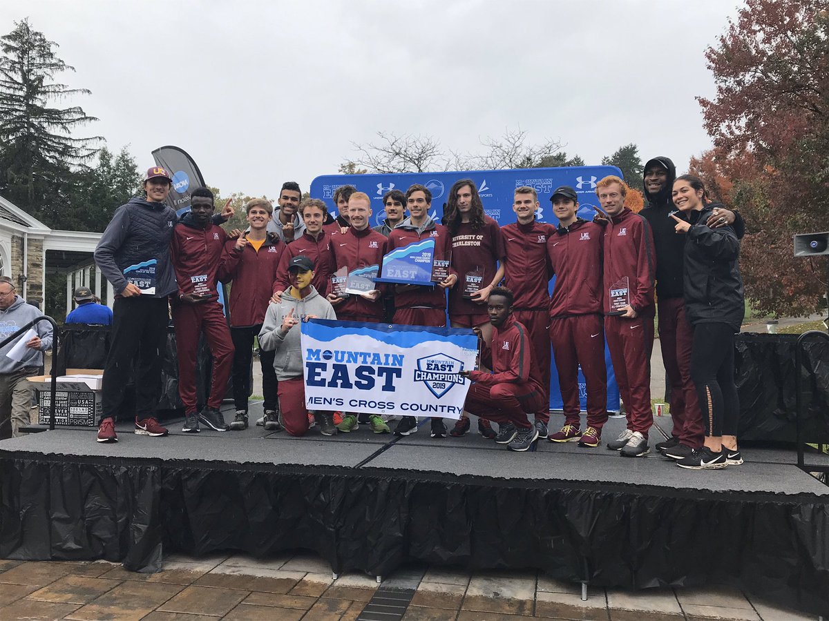 ucwv_athletics's tweet photo. CHAMPIONS! UC Men’s XC claims the 2019 MEC Cross Country title. #BackToBack #MECXC #WingsUp https://t.co/8tebAv53NI