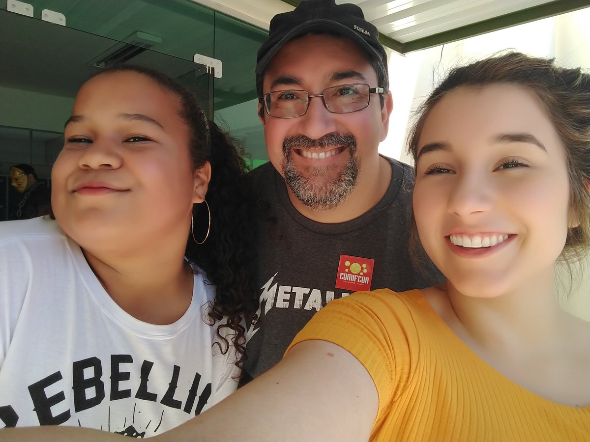 fabrielli_hubne's tweet photo. #comifcon2019 https://t.co/u7s23PfUH3