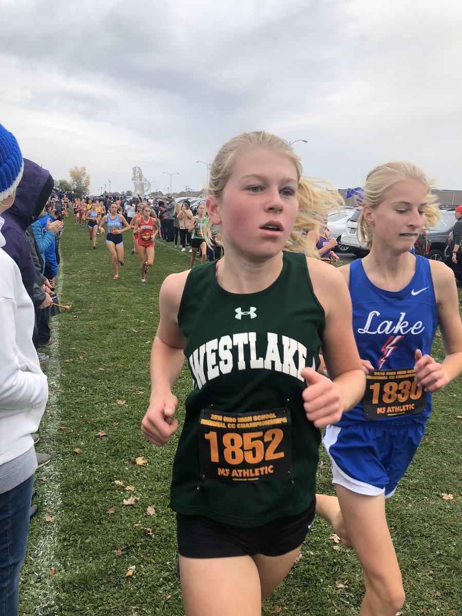 DemonGirlsTrack's tweet image. Great job Teagan &amp;amp; Sydney! Awesome work today and this entire season! Super proud!