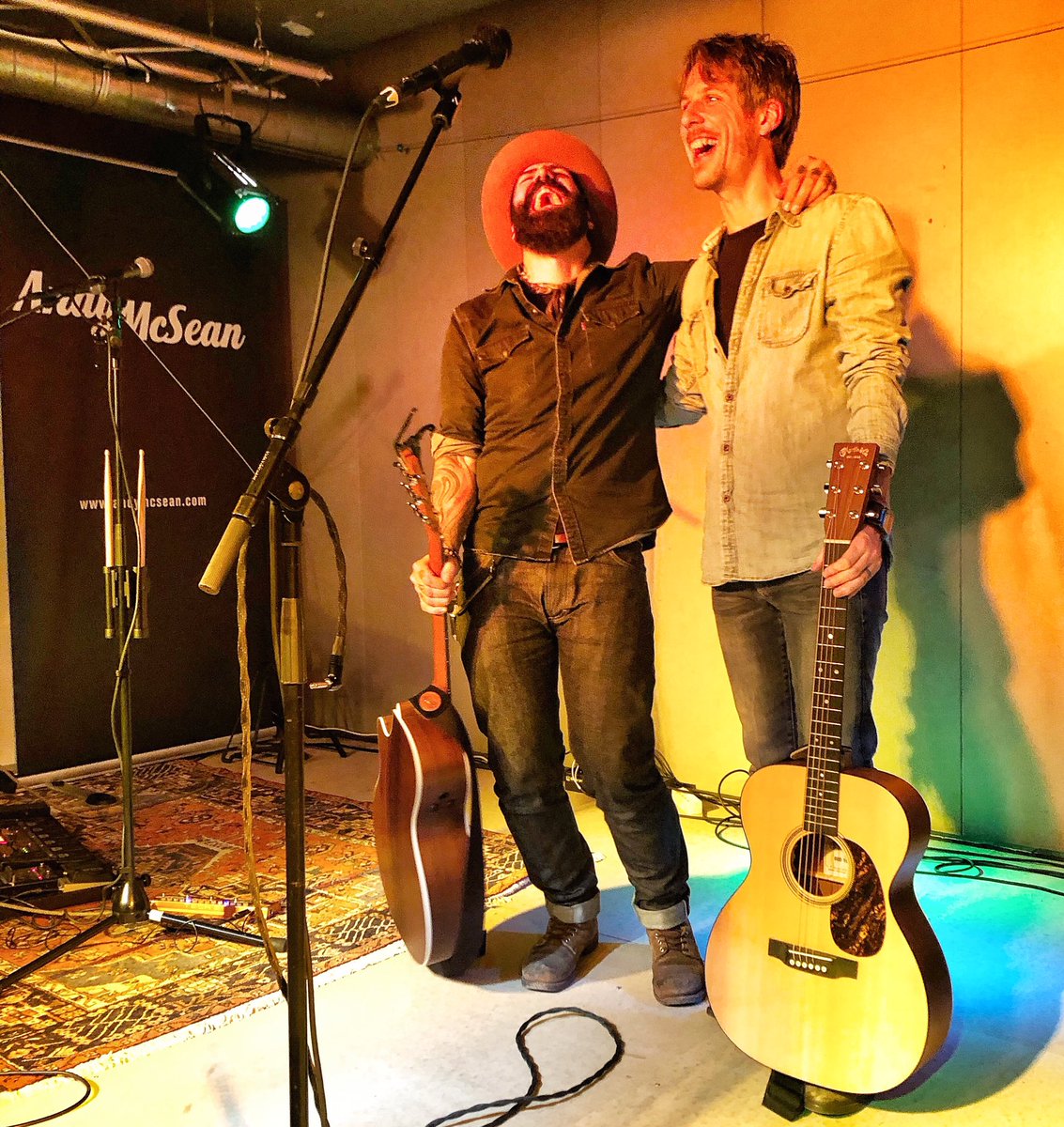 Fun is on! Join in - gigs start at 9pm with Alex Good. I will follow. See you soon...

#goodtimes #ontour #livemusic #singersongwriter #z88 #kreuzlingen #alexgood #andymcsean