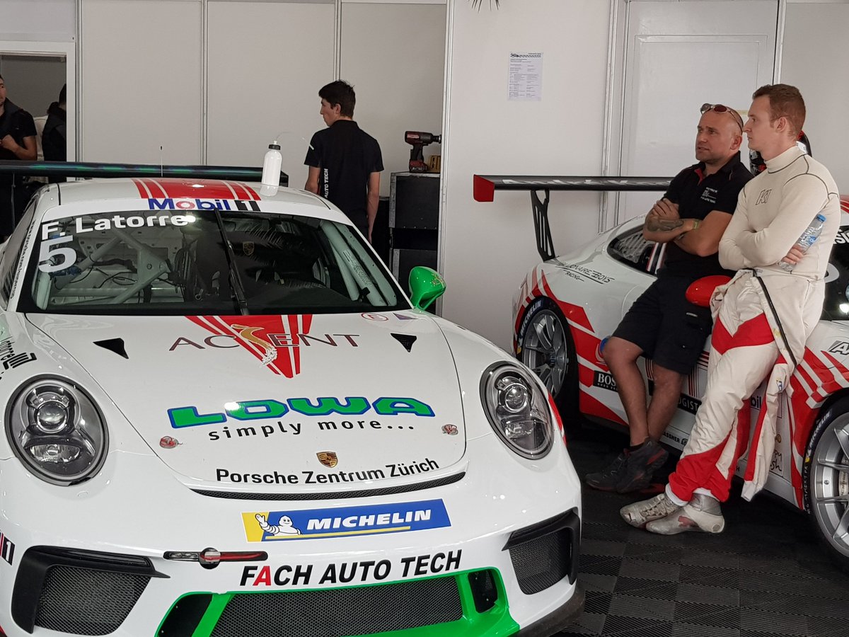 FlorianLATORRE's tweet photo. #PorscheMobil1Supercup
#FL5 à @autodromohr
Qualif Course 1 21:30 sur @Eurosport_FR 1
Une 4° ligne @FACHAUTOTECH
@FlorianLATORRE 7° @jaxonevans_ 8°
📸Arno Samimi
#ACSENT #LatorreMenuiserie #MasMCogny https://t.co/nI2UEzrvhn