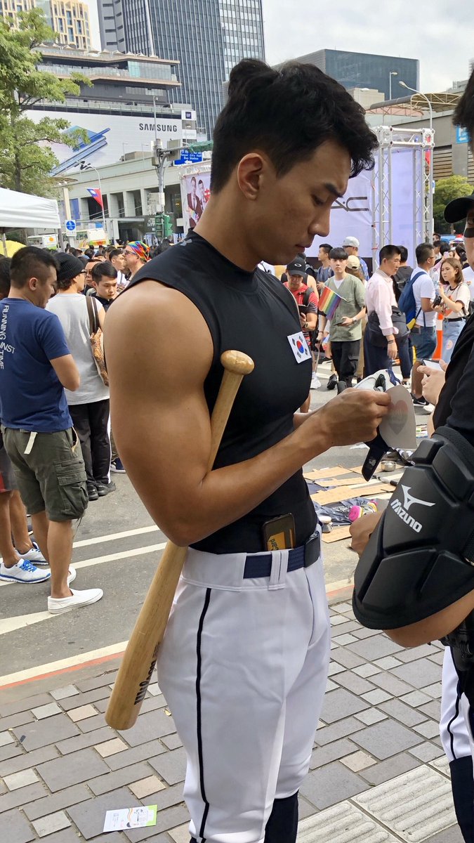 Silent Cam Ar Twitter Taiwan Pride 19 Silent Cam Tumblr T Co Ezhlwu8d6i Taiwanpride19 ストスナ Streetsnap Taiwan ゲイ セクシー Gay Asiangay Sneakers Silentcam Muscle Gaymuscles イケメン セクシー かっこいい 筋肉男