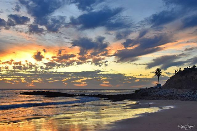 “The clouds. They never hold still. Sometimes you think you’re seeing one thing, and a second later, the whole picture changes.”
― Stacey Lee, Under a Painted Sky <a href="/staceyleeauthor/">Stacey Lee</a>
.
.
.
.
.
.
.
#sun_sky_clouds #sunset #SanPedro #discoverla #skyporn #losa… ift.tt/2op0lTe