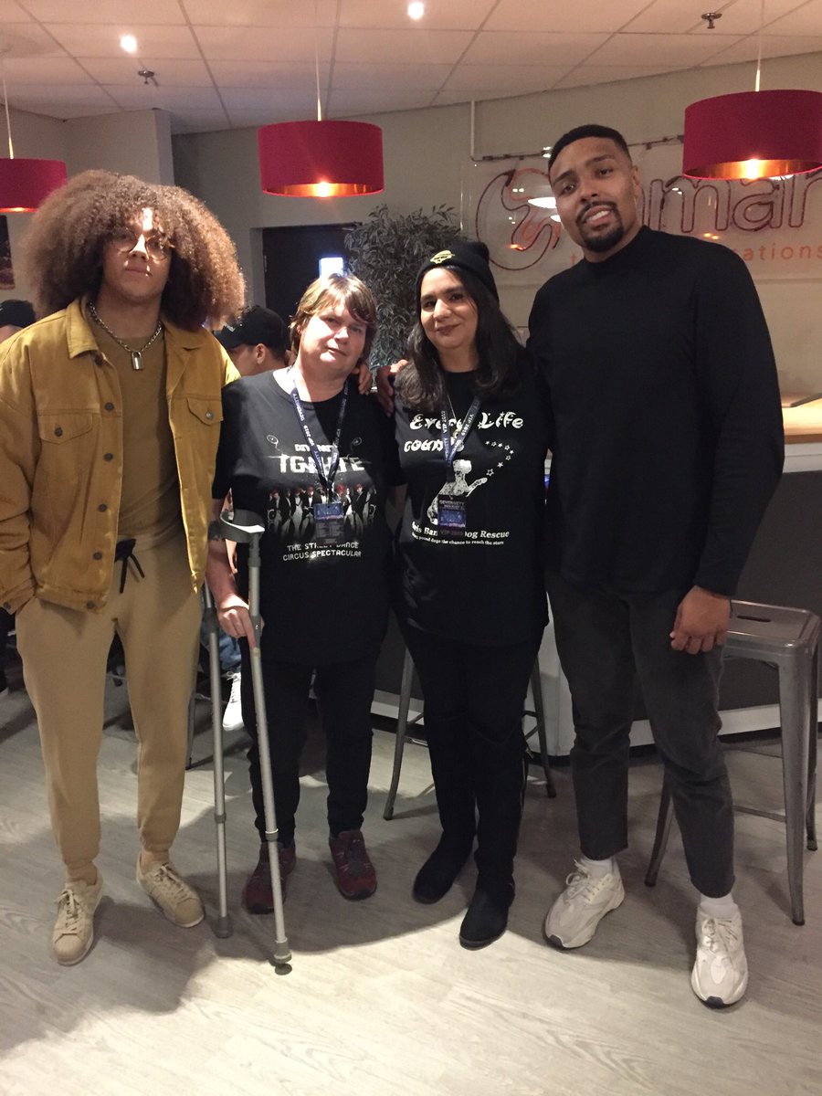 narinda89's tweet photo. Now waiting for the show to start. So lovely to see you all again @AshleyBanjo @Jordan_Banjo @perrikiely @Sam_Craske @Mitch_Craske @NathanRamsayy @Warren_DV @Tel_DV #diversity #bornready #funtimes #earlybirthdaytreat https://t.co/N84ZpCybnH