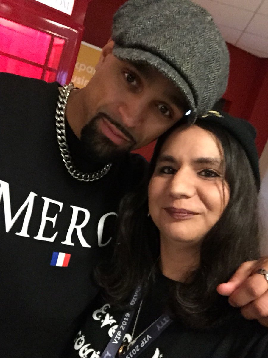 narinda89's tweet photo. Now waiting for the show to start. So lovely to see you all again @AshleyBanjo @Jordan_Banjo @perrikiely @Sam_Craske @Mitch_Craske @NathanRamsayy @Warren_DV @Tel_DV #diversity #bornready #funtimes #earlybirthdaytreat https://t.co/N84ZpCybnH