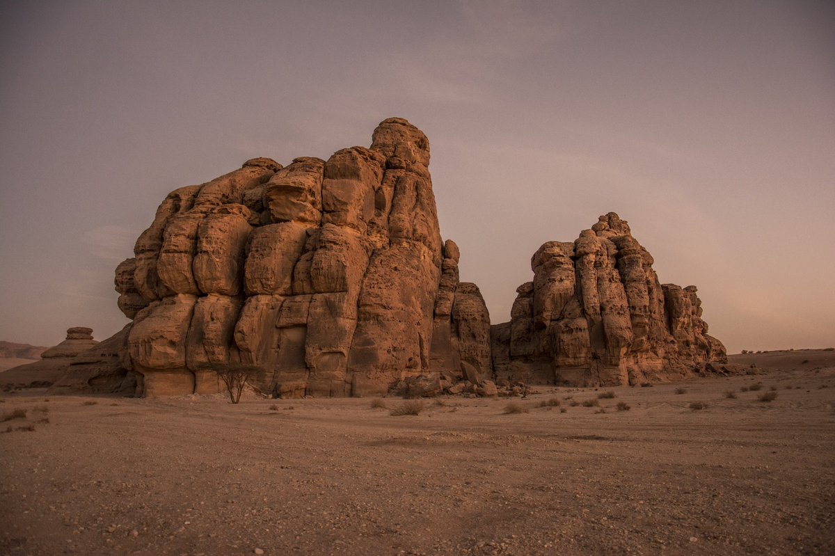 AbdullahAh07's tweet photo. ALULAH 🌄 #SaudiArabia #photo #photography #nature #NaturePhotography https://t.co/PAQD5CE8Tu