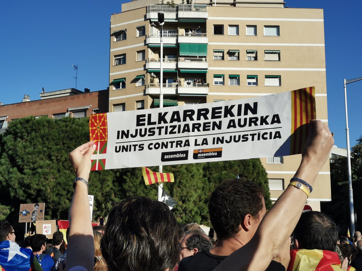 I malauradament, dos anys després tornem a ser al mateix lloc. I hi serem tantes vegades com faci falta. Llibertat! #llibertat #Llibertatpresospolitics #autodeterminacio