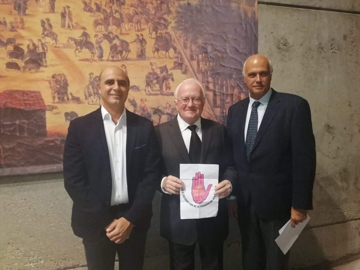 Discurso de categoria de. M. Vauzelle à favor de la tauromaquia con el alcalde de ZAFRA
#sialostoros. #Soytaurino #Touchepasamespassions