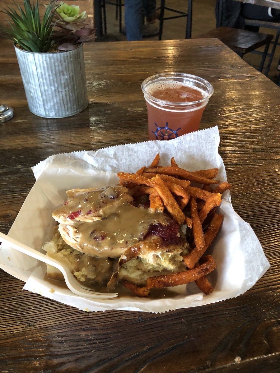 jsciort's tweet image. Amazing Thanksgiving poboy and orange cranberry saison from @ParkwayPoorboys @portorleansbeer #ididitfortheturkey