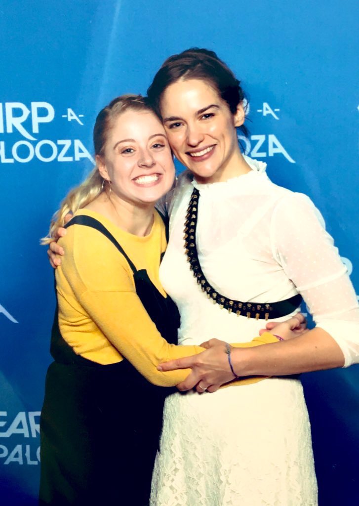 celestialearp's tweet photo. Melanie, it has been such a joy getting to meet you today. Meeting you has been a dream of mine since I started watching the show and I am still in disbelief. I’ll teach you how to braid any time by the way😂 also thank you for bonding with me over the good ol benetint lip tint! https://t.co/B47rqih71Q