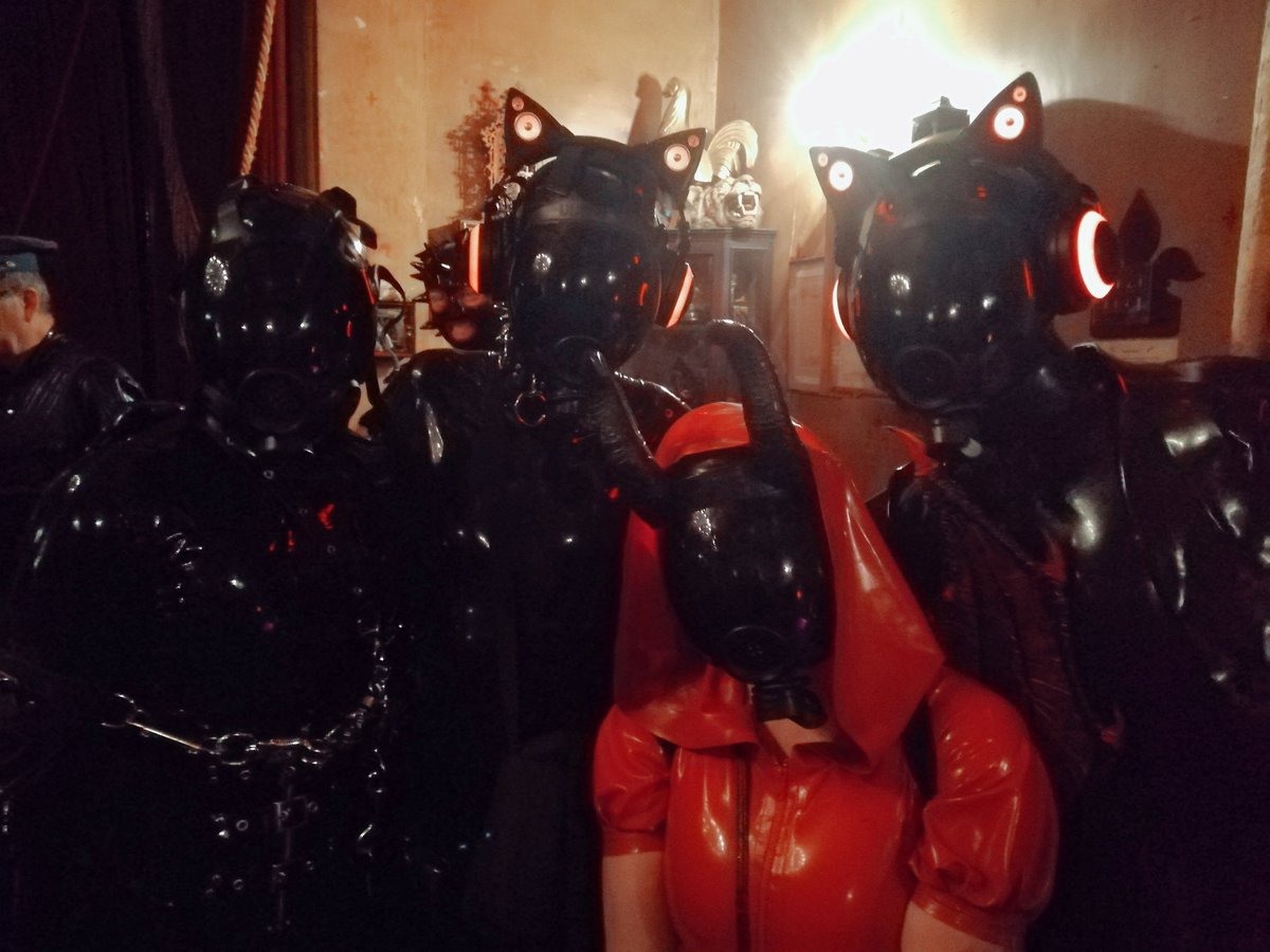Toy_Dolly's tweet photo. The drones are multiplying! With @HexLatex @skye_Dr0ne_ @KaraWren1 at @RubberCult #gasmask #latexdrone #reallifekink https://t.co/EhdTexKLQy