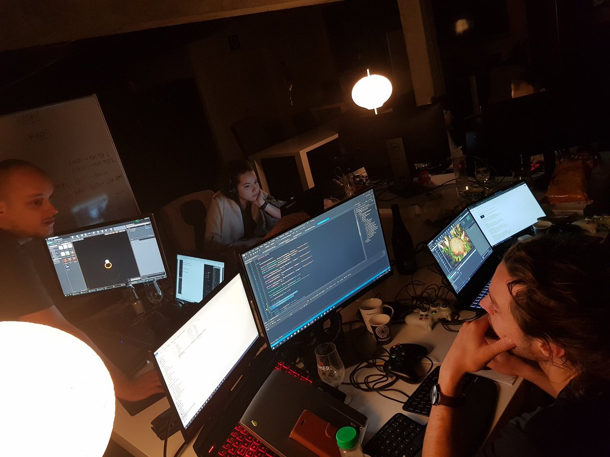 TheGoozah's tweet image. Late night jams with amazing, hardworking and dedicated people! #warmstegamejam #dae #howest