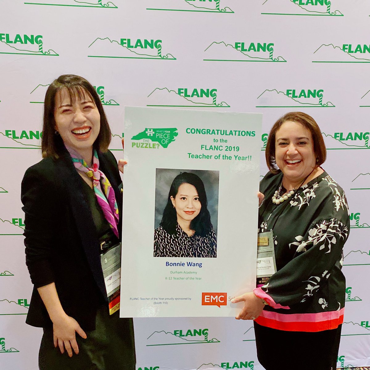 DA_BonnieWang's tweet photo. 颁奖啦！On board! Met amazing people at #FLANC19: @FLANC_WorldLang @EMCSCHOOL @DelyndaR and Lisa Worthington-Groce! https://t.co/15ZV106phE