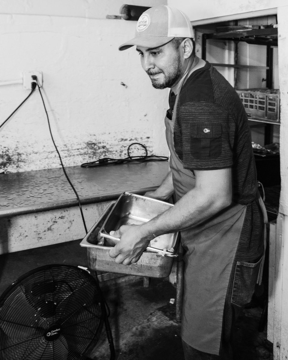 southfoodways's tweet photo. ...and those who sometimes rely on three to four different modes of transportation to get to their dish pits. #FoodIsWork, and all have stories to tell about labor in the modern South. #SFAOXF (2/2) https://t.co/kjRTOrAH7W