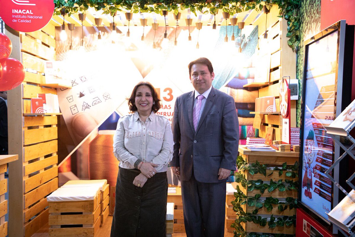 inacalperu's tweet photo. ¡Seguimos impulsando un país de calidad! Estamos presentes en la #ExpoTextil 2019 informando sobre las Normas Técnicas Peruanas en los sectores textil y confecciones. 👚🥼👖 https://t.co/8w1GweOlrz