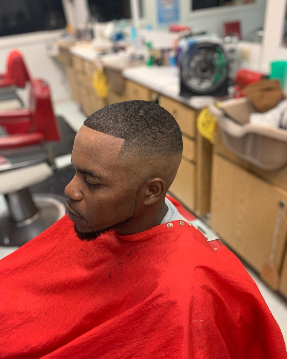 Now or later ✔ me out @ Als barbershop Greenville NC 27834
#Greenvillebarbers
#NorthCarolinaBarbers
Just @truebarbering 
#Truebarbering
#BarbersofGreenvilleNC
#Beaufortcountybarbers
#Andis
#Wahl