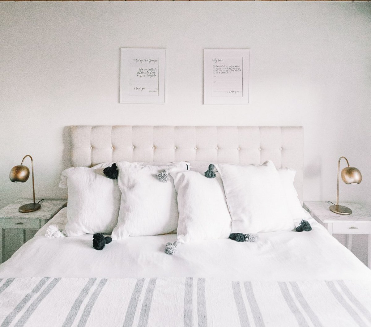 Elevate your Saturday slumber with the oversized Moroccan hand-made pom pom. ⁠
⁠
Modern design based in artisanal tradition. ⁠

bit.ly/PokolokoPomPoms