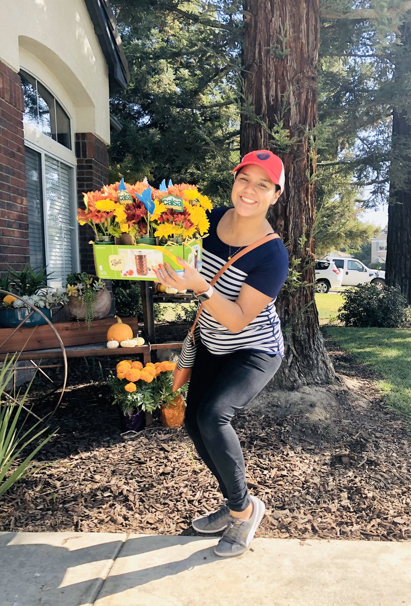 GuidingOutcomes's tweet photo. Although I won’t be at the @CVCalsaRegion3 #FresnoState #DiaDeLaFamilia #Tailgate today, i’ll be there in spirit, thanks to my little florist this morning. #GoDogs! #JuntosHacemos #CVCALSA https://t.co/1UZxiVGfL4