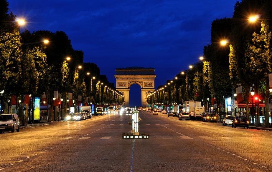 ParisAMDParis's tweet photo. Avenue des Champs-Élysées      Paris https://t.co/kedZqSCjyi