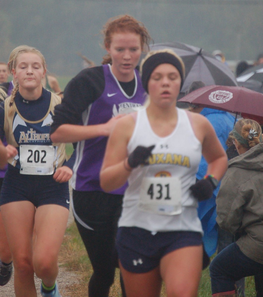 mwilson_Banner's tweet photo. Congrats to the Central girls cross country team for placing fourth in the regional at New Athens to qualify for the sectional at Benton. https://t.co/QhYFxB3aCe