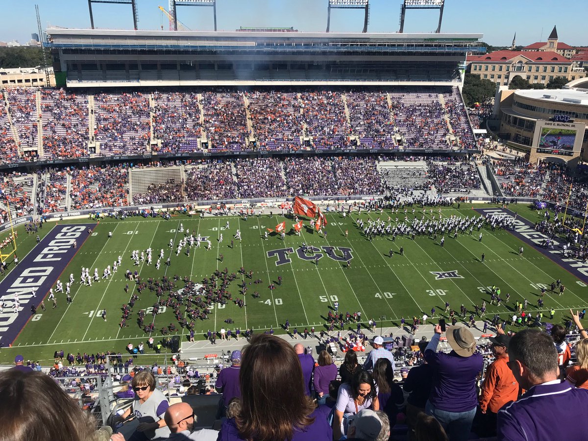 epkoach's tweet photo. House divided! UT @ TCU today, just looking for a good game! #Fearthefrog #UTfootball. #TCUtrackandfield #EvKo https://t.co/cnwcMy7oPA