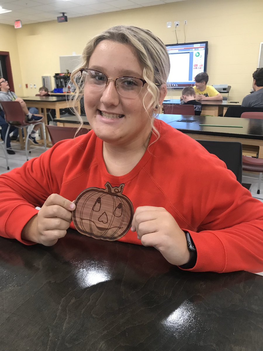 BCMS, Intro to Engineering, students recently toured the engineering lab. The middle school students had the opportunity to create and laser a pumpkin design. Each student got to see the process of design and of laser engraving a piece! <a href="/BarrenZone/">Barren County Innovation Zone</a> #skillsforsuccess