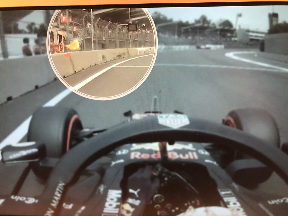 Hier het bewijs dat de digitale borden niet geel knipperden toen Max passeerde.