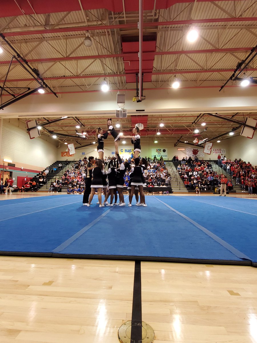 MCPScheer's tweet image. D3 - Poolesville Falcons!