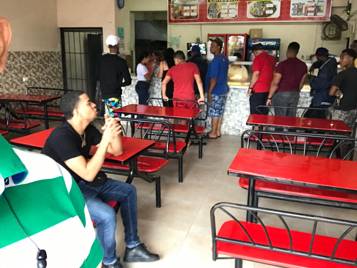 MencoJonas's tweet photo. #Joa #Picapolling Cuando el hambre da caloL! #Chining 🍗 (@ Pica Pollo JOA in Santo Domingo Este) https://t.co/cEORDcpDTW https://t.co/qPFeGvjvck