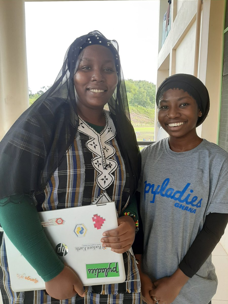 PyladiesTarkwa's tweet image. So for  our seventh  meetup, we went  outdoors 💻join us again next week,same time!!
#womenintech #codelikeagirl #codeinpython