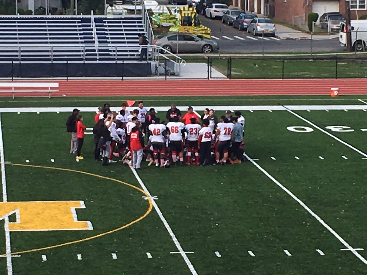 Spellman beats @mountstmichael 11-8 in the final game of regular play. #everywherewego #thespellmanexperience #bronxpride #varsityfootball