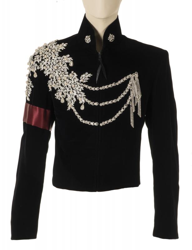 JuliensAuctions's tweet photo. SOLD for $65,625! A Michael Jackson multiple event worn jacket.

Sold today in our two-day "Icons &amp; Idols: Rock 'N' Roll" auction event at the @HardRockCafeNYC and live online at https://t.co/ahsXX38A8G!

#JuliensAuctions #HardRockCafe #Auction #MichaelJackson https://t.co/lSt6l4Gb1m