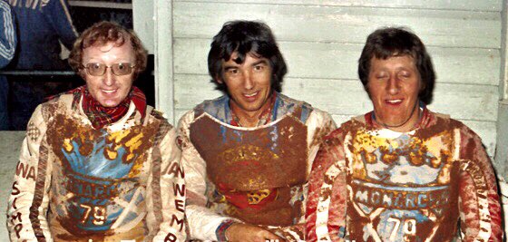 LiamRudden's tweet photo. Three Scottish #speedway and @EdinMonarchs’ legends: Bert ‘Haggis’ Harkins, George ‘The Ladybank Express’ Hunter and Brian ‘Pogo’ Collins.
Still miss watching these guys race at the now long-gone Powderhall Stadium, #Edinburgh.
#MightyMonarchs #2468
📸Ron King https://t.co/kMl04GSqnE