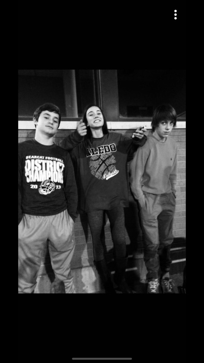 JakeWindes's tweet image. Happy birthday to my best friends girlfriend happy birthday baggy boy @kaylametts1