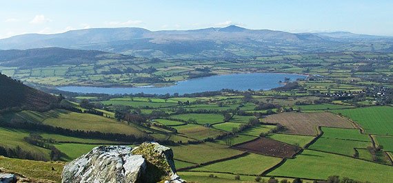 DerekTheWeather's tweet photo. Tomorrow's plan is to watch the rugby @TyMawrLime farm having coffee and bacon butties then walk up Allt yr Esgair. Should have a good view of Llangorse Lake. Then a pub lunch before heading home. Enjoy the sunshine and rugby tomorrow. C'mon #Wales! 🏴󠁧󠁢󠁷󠁬󠁳󠁿 #RWC2019 #WALvRSA https://t.co/RhBdtCW3Nl