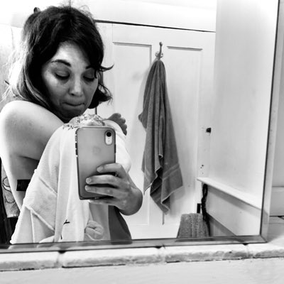 michmelty's tweet photo. #unicorn #onesie #beardy #bathroomselfie #callic #NewProfilePic https://t.co/Il0STRmYl8