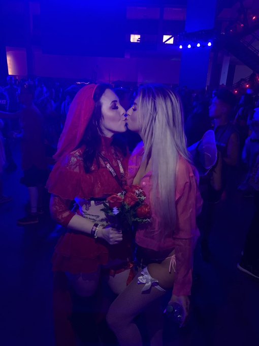Barbie found her bride last night @svnflowerqueen  Thank you Freaknight! https://t.co/uEwnNipGIm<a class="tags" target="_blank" title="On Twitter" href="/?out=eyJ0eXAiOiJKV1QiLCJhbGciOiJIUzUxMiJ9.eyJpYXQiOjE3MjA5Nzc0MDksImlzcyI6InR3cG9ybnN0YXJzLmNvbSIsIm5iZiI6MTcyMDk3NzQwOSwiZXhwIjoxNzUyNTEzNDA5LCJyZWRpcmVjdF91cmwiOiJodHRwczovL3R3aXR0ZXIuY29tL3N2bmZsb3dlcnF1ZWVuIn0.xD5MEQdiP8CaJrNxNtpK9tread144fFJ0FLUCZMzHmTOiFjY_ul4qVrYbcr8n7HgNzjbthW7c43RKdNBlj2bDQ">@svnflowerqueen</a><a href="/tag/oraempire"class="tags"><span>#oraempire</span></a>
