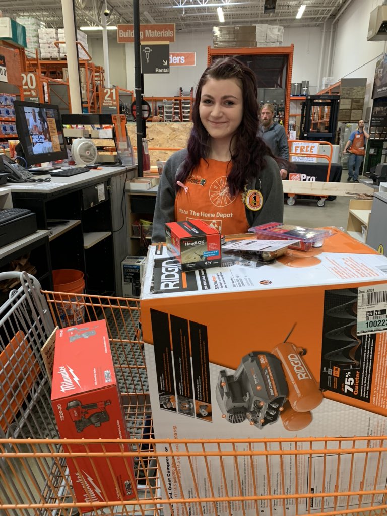 Great job Emily for an $811 pit stop! <a href="/jdlower/">Jack Lower</a> <a href="/JoleneStout10/">Jolene Stout</a> @MattWorkmanTHD