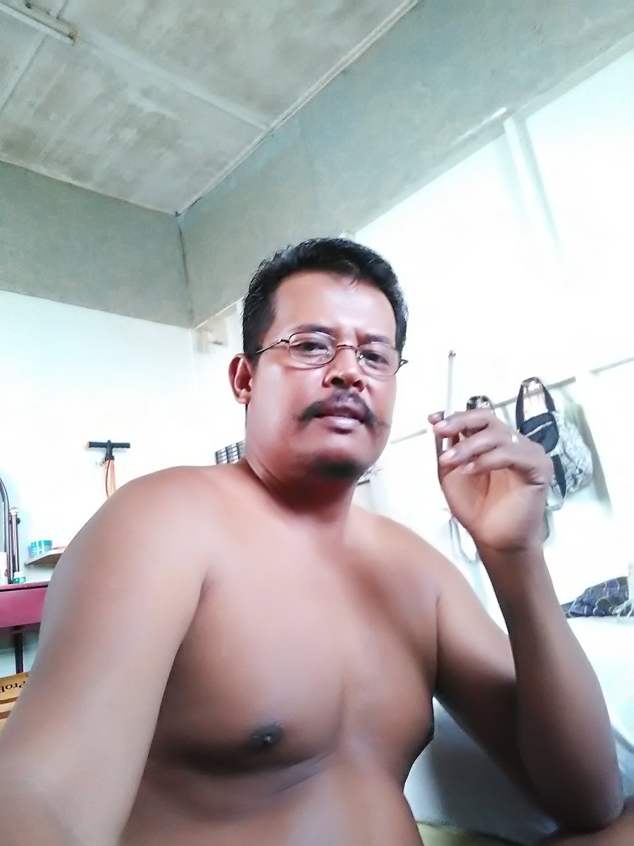 MASARIS84387578's tweet photo. *MLM MINGGU HUJAN TERUS *
MENDING MALMING DI RUMAH AJALAH,,MALAS KELUAR ,,!!
GIMANA KABAR TMN2 SEMUANYA,,?SEMOGA PADA SHT2 AJA &amp;TETAP SUKSES YA,,AMIN. https://t.co/zzuXq1YIbG