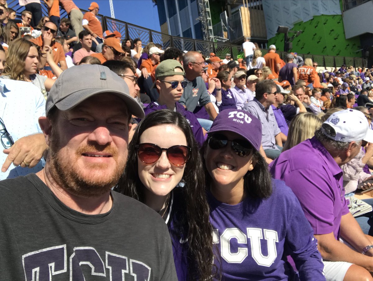 mfeighner23's tweet photo. It’s dad weekend @ TCU. Hanging with ⁦@kmacfeighner⁩ at the game.  Yes, we let ⁦@AmFeighner⁩ tag along. GO FROGS!!!!!   ⁦@TCUFootball⁩ https://t.co/bet3BHeLYO