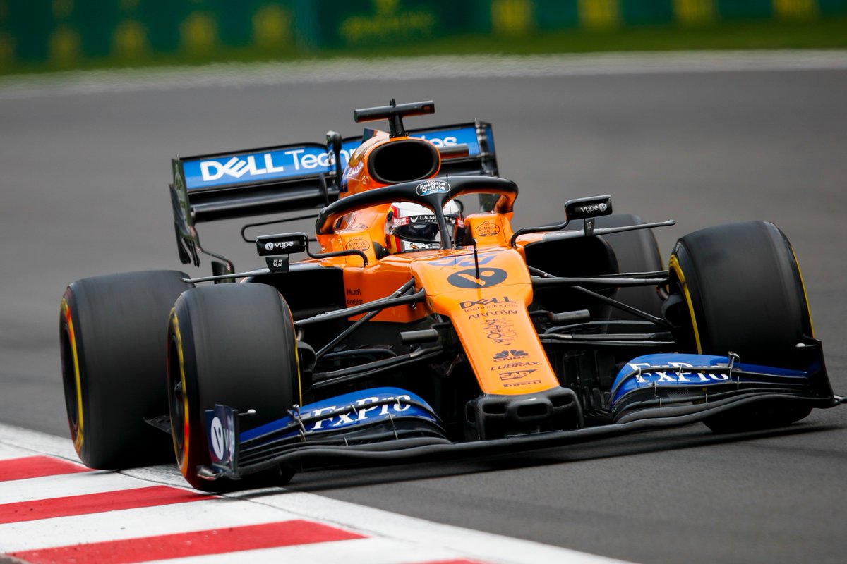 Sainz rodando en el circuito de México