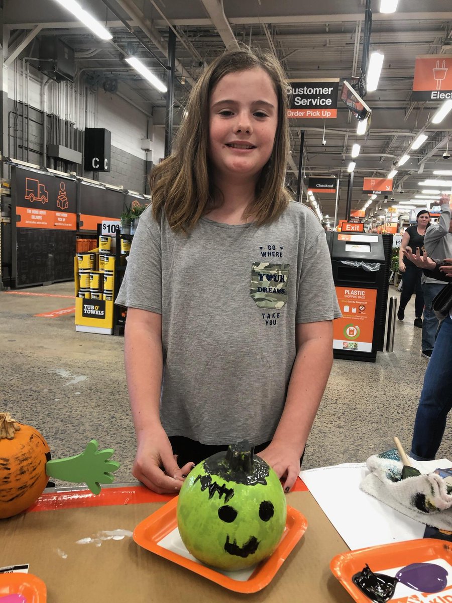 DawnStiner's tweet photo. Celebrating Halloween by painting pumpkins with the kids! #thd0917 #trickortreat #pumpkinfaces @BillT611 @BrianVitkoHD https://t.co/kUpmKHOuxL