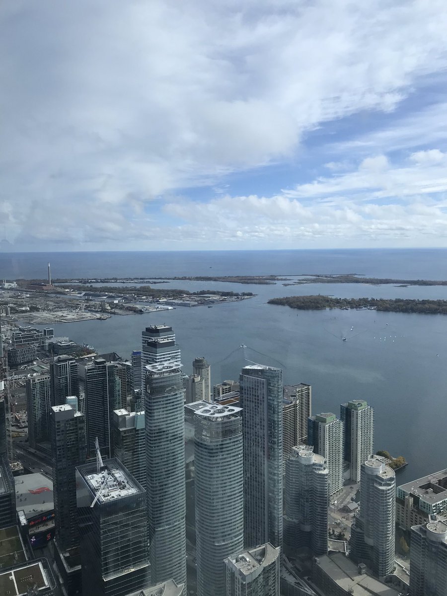 Learning_4ever's tweet photo. This weeks #ViewFromTheTrainingRoom . Do you know this city? We’re actually training 60 miles from here but couldn’t resist sharing this view.😎🇨🇦 https://t.co/SqsLF5wHZ9