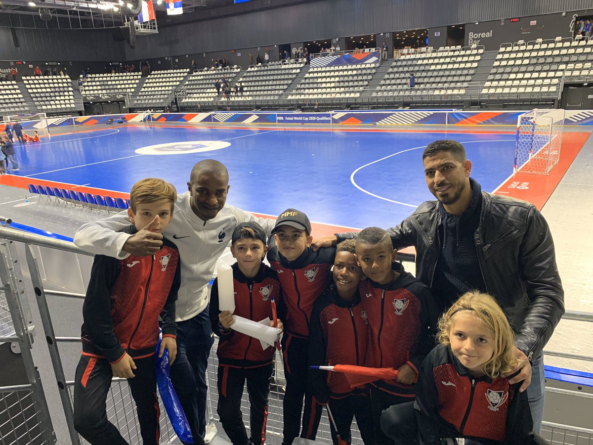 ⭐️ Nos futurs stars se sont régalés ce soir ! Merci aux bleus et spécialement à <a href="/kr6futsal/">Kevin Ramirez</a> pour la soirée et la maillot ! 😍