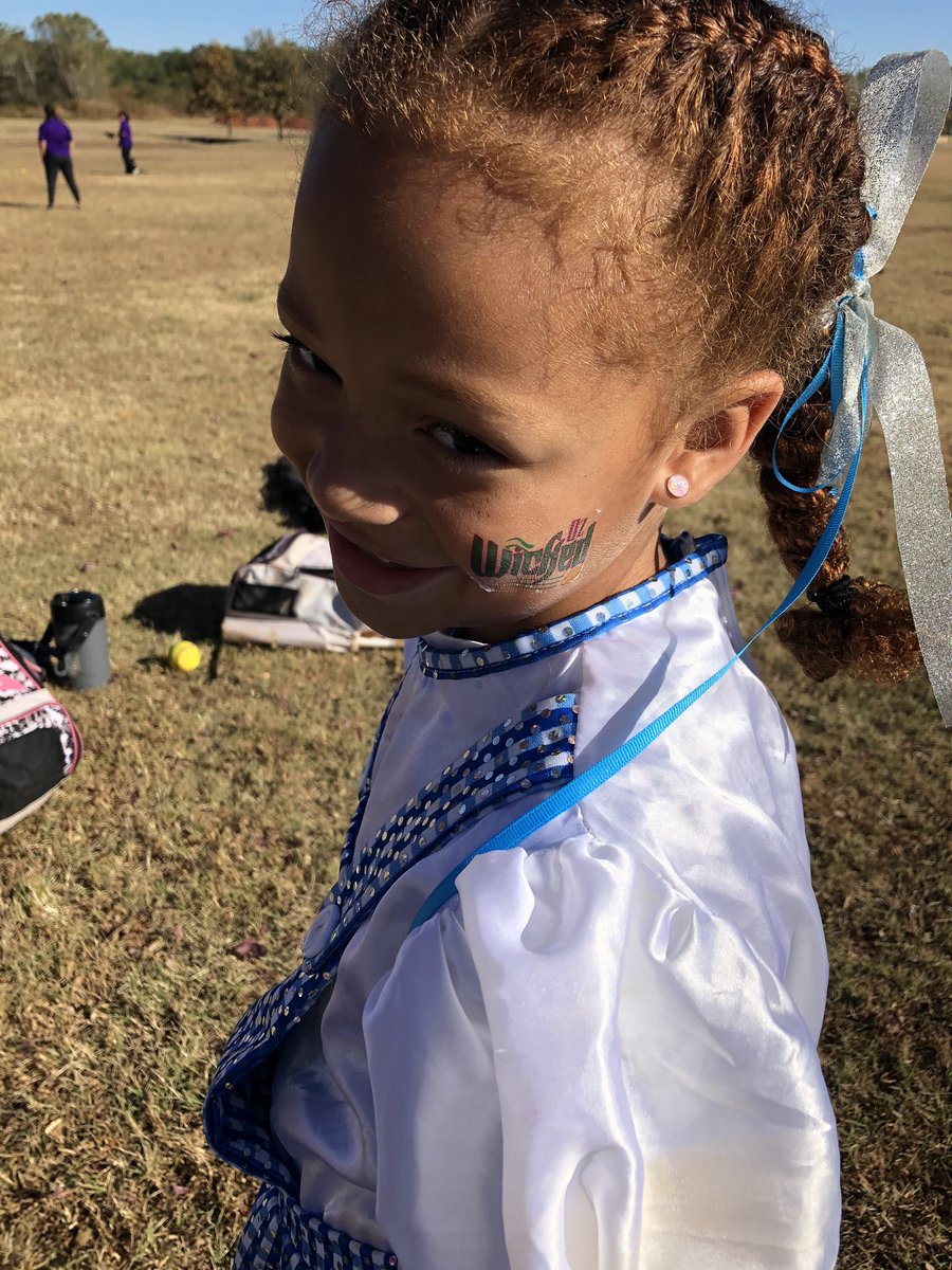 jerethm's tweet photo. @PlayMSP #2019MonsterBash #OzWicked10u. Even Dorothy came to watch us play https://t.co/oxAUsPJnNB