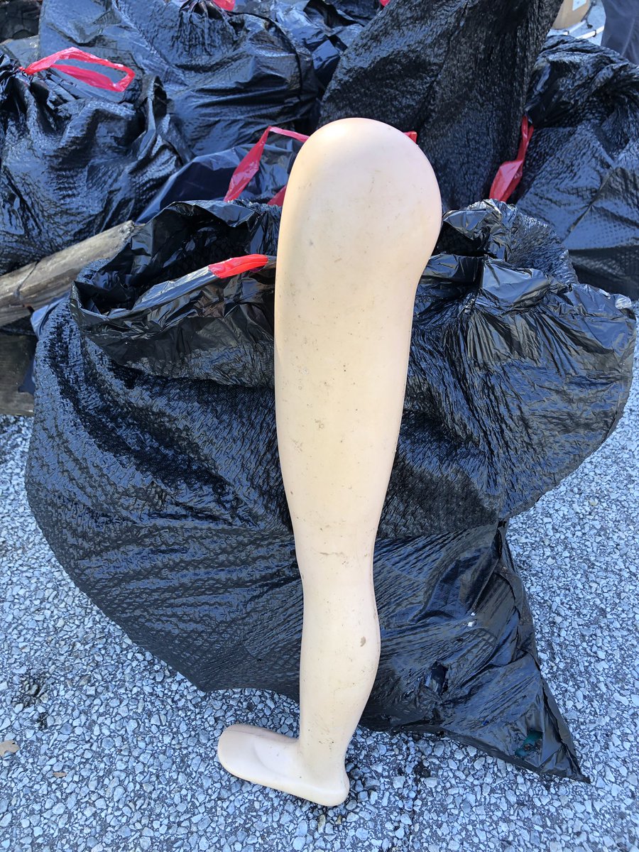 K2Runs's tweet image. It was a beautiful morning to #OptOutside at the state-wide @KeepTxBeautiful #FallSweep. @LGRAWRun_Walk volunteered with @KGVBTexas. We picked up 250+ lb. of trash from the woods and thick briars at Acorn Woods Park in @GrapevineTXCity.  #GoVolunteer #KGVB #KTB #RunnersDoingGood