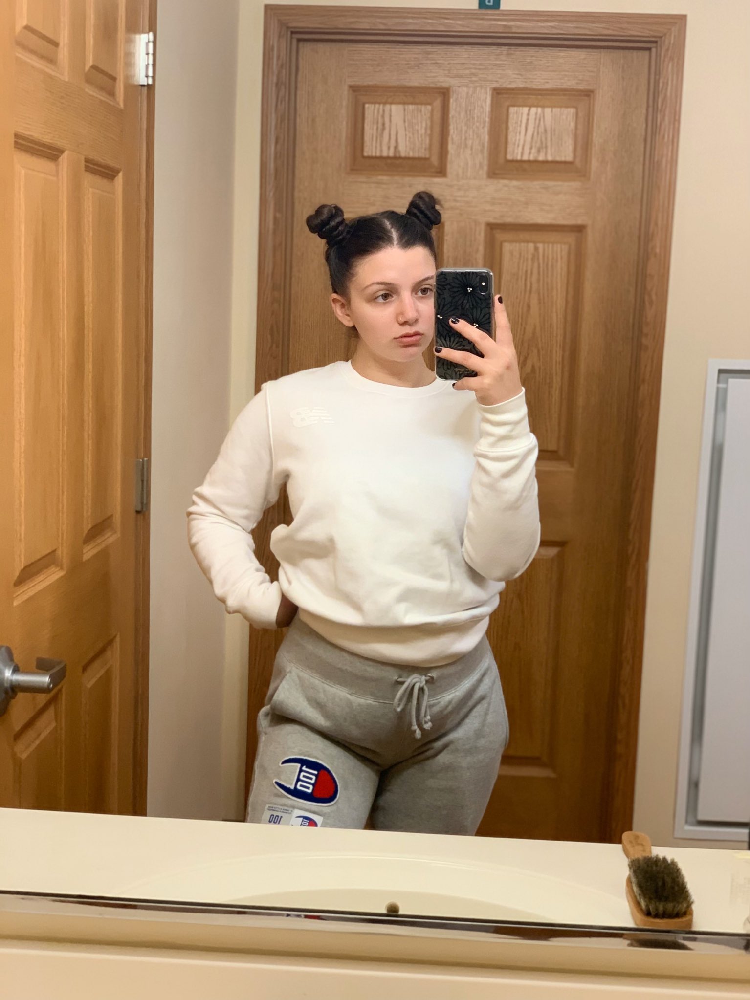 1 pic. mom bod https://t.co/JbHq1JNijd