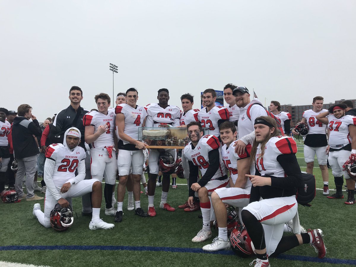 CoachGlosek's tweet photo. 1-0 this week and this one was for the wagon!! Couldnβt be prouder of my guys and the entire @DCRedDevilFB program!! #ForksUp #RedDevilTake20ver https://t.co/BLe1jskQHm