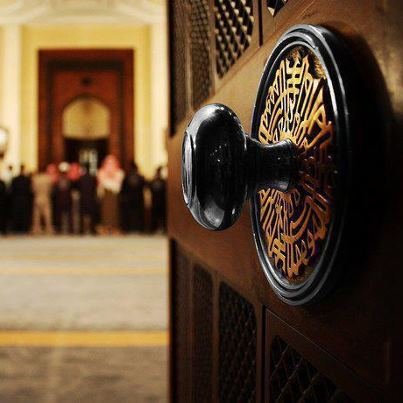 Allah ile aranda sevgi kapısı bir kez açılmış olsaydı, 
Başka bir sevgili aramayacaktın.

Ataullah İskenderi (k.s)