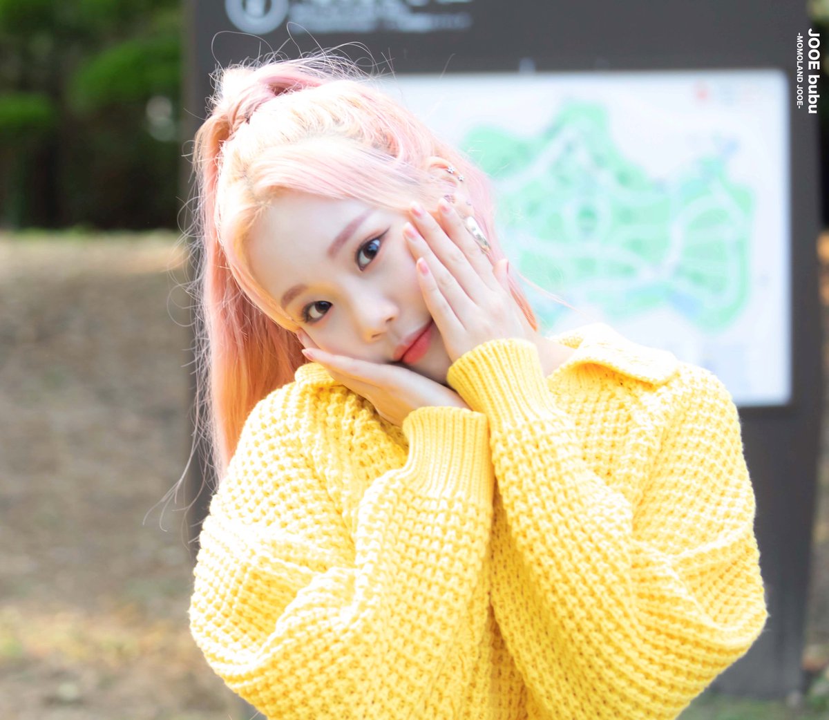 JOOE_bubu's tweet photo. 191019 바나나차차 버스킹 출근

(﹡ˆ﹀ˆ﹡)♡

#MOMOLAND #모모랜드 
#주이 #JOOE  #ジュイ
#이주원 

@MMLD_Official https://t.co/tWlaKk58Wn